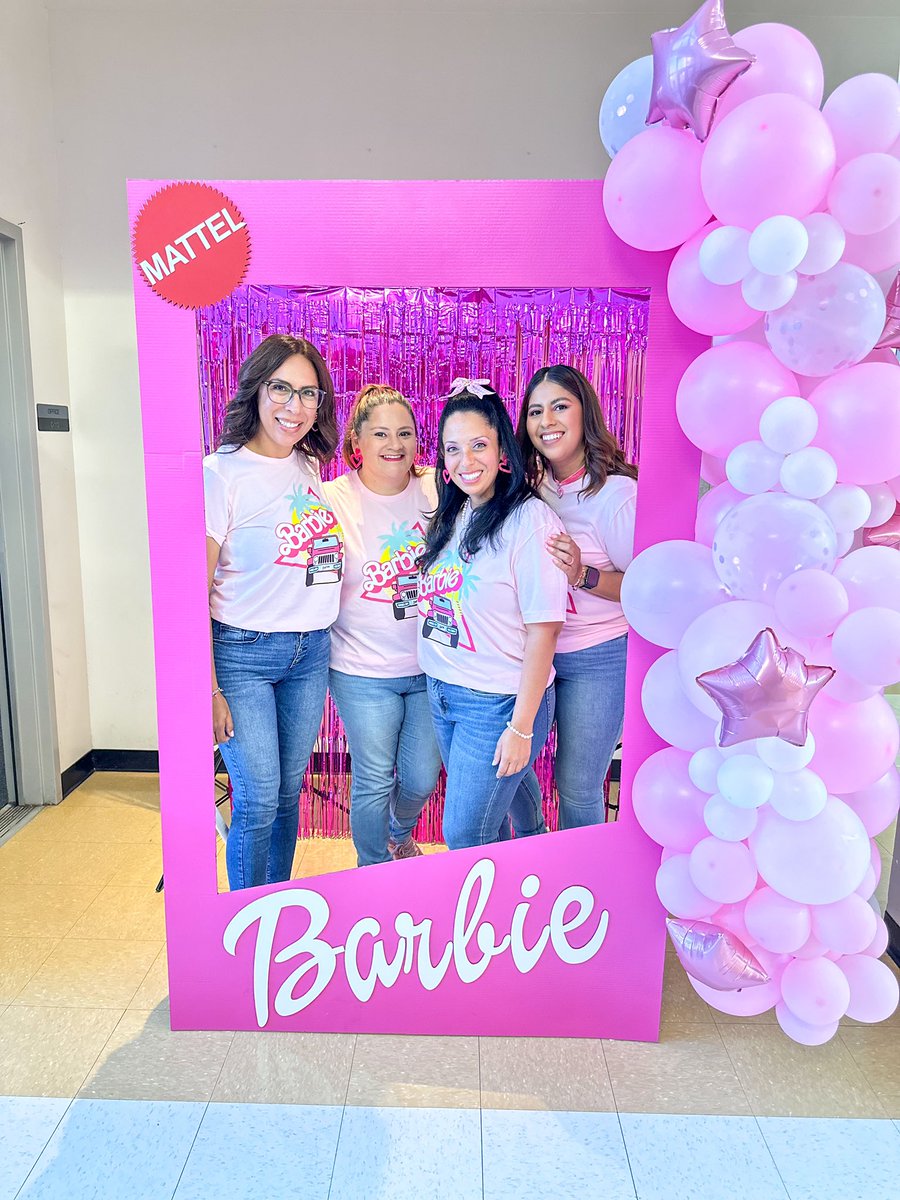 crystalcgar's tweet photo. Barbie Girls! 💕 #BarbieSpiritDay https://t.co/bsRHTa11bT