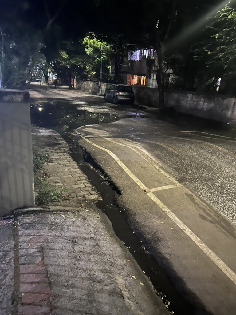 balaGdhamu's tweet photo. @CHN_Metro_Water sewage overflowing like river on the main road creating serious hazard for the commuters and residents. @chennaicorp @RAKRI1 @PriyarajanDMK  sewage water flowing into Stormwater drains. Please take action.several complaints raise no proper solution. https://t.co/FJthjYAU0x