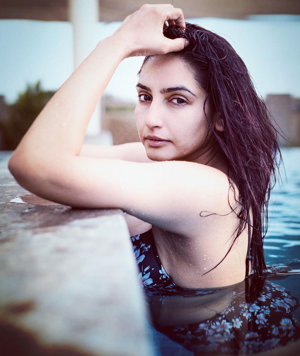 Chilling #RaginiDwivedi ❤️‍🔥