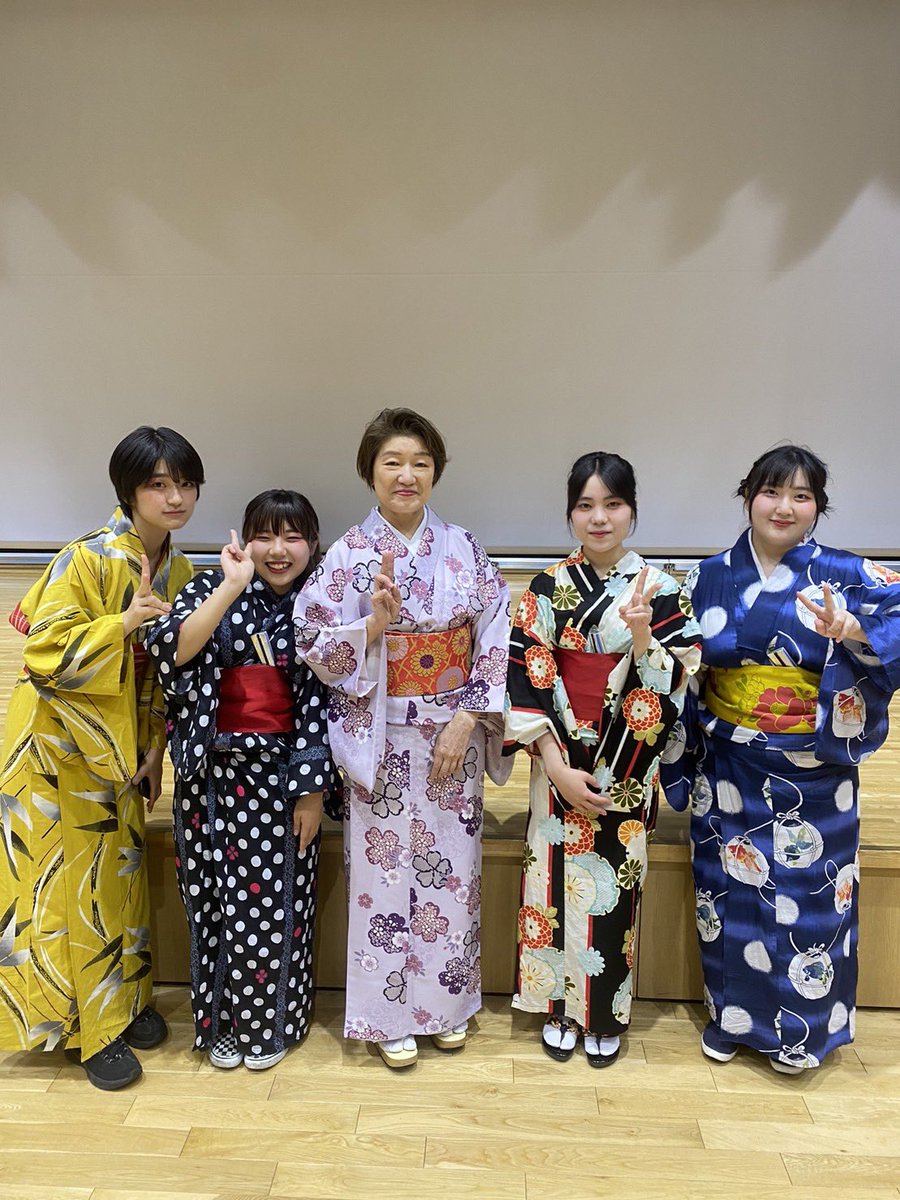 buyou_azaz's tweet photo. 今更ですが、千舞祭の写真を少しずつ…
無敵の部活生徒たち😁
学校の芸術祭でも頑張るぞ💪と…
#千舞祭 #MIICA #芸術祭 https://t.co/ssnJiIgOsP