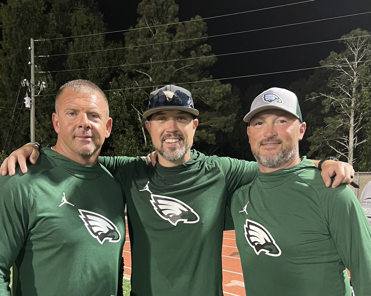 CoachBeck56's tweet photo. Congrats to HC Drew Swick his first career win and the first of many as a HC at Collins Hill. 31-17 over Brookwood @SwickONE8 @BLinnell2 @CHHS_Sports @CHHSEaglesFB https://t.co/HmpgWYmmRK