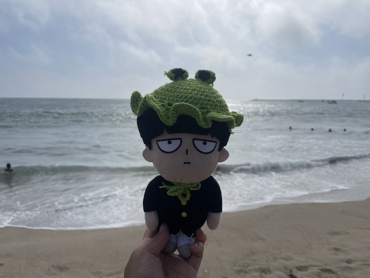 WhatsMobupto's tweet photo. Mob is having a fun breezy day at the beach! 

Submission by: @angelicaa_u https://t.co/cp5pLE7XSb