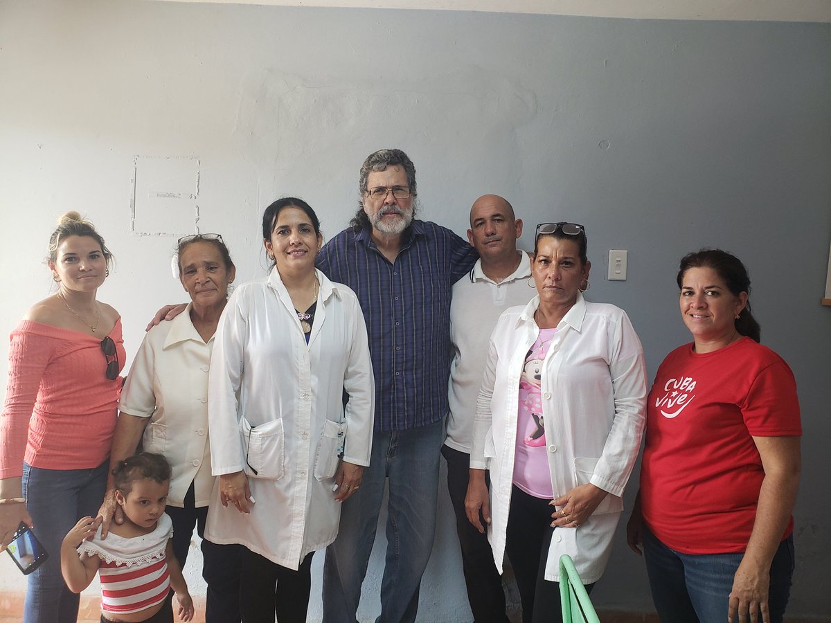 Fue muy estimulante visitar, c/<a href="/castro_yudalis/">Yudalis Rodriguez Castro</a> y <a href="/AzcuyOsmani/">Osmani Azcuy</a>, la antigua Posta médica d la Coloma, ahora Servicios Extendidos a Urgencias Médicas, dirigidos x la Dra Misleydi Barbara Roque Botet. Han recibido un gran apoyo del <a href="/MINSAPCuba/">Ministerio de Salud Pública de Cuba</a> y d <a href="/japortalmiranda/">José Angel Portal Miranda</a>. #PinarSeRecupera