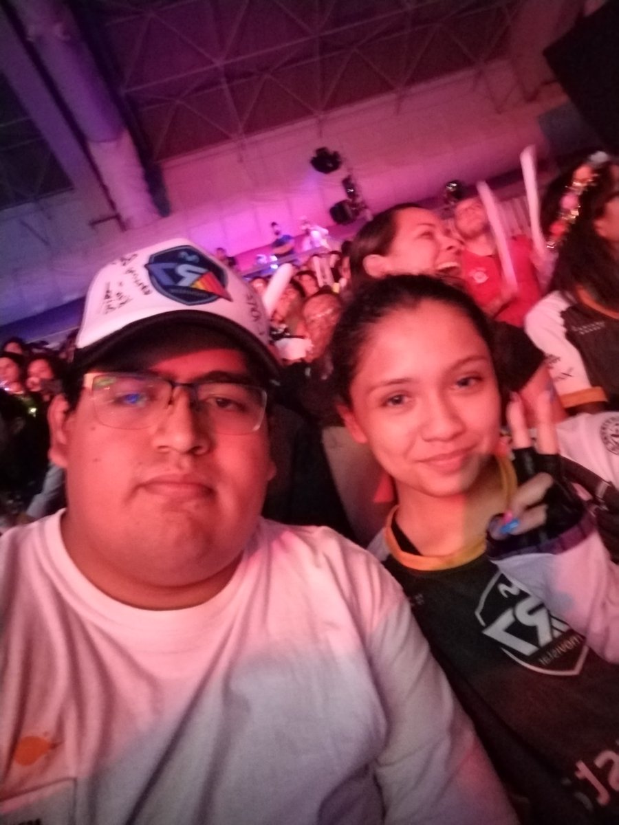 padrezito_'s tweet photo. @Rainbow7lol @sc1mx La viví como mi protegido (mi jinx) @Akivididthat y la hermosa y única @R7LaGuardia https://t.co/bj1i6MR0MN