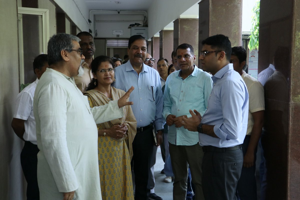 SbvRouse's tweet photo. Inauguration of equitexcellence 2028 in SV Rouse Avenue by Director of Education Mr.Himanshu Gupta https://t.co/9FIQPExzaT