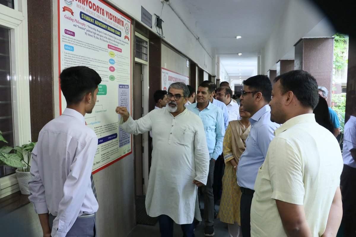 SbvRouse's tweet photo. Inauguration of equitexcellence 2028 in SV Rouse Avenue by Director of Education Mr.Himanshu Gupta https://t.co/9FIQPExzaT
