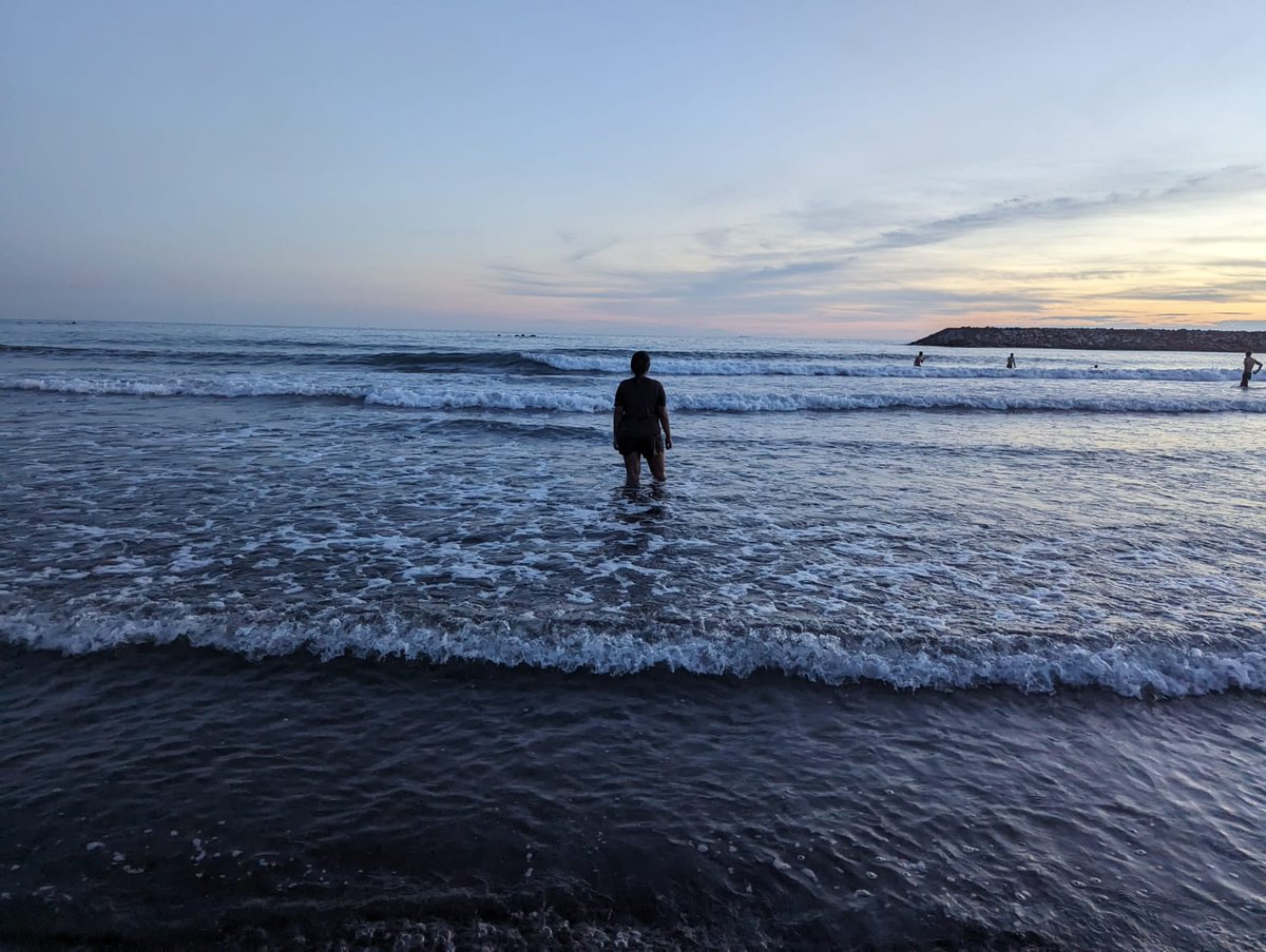 yeh mahan drishya hai 
chal raha manushya hai
ashru shwet rakt sa
lat pat lat pat lat pat
Kar sapat kar sapat kar sapat
Agni pat agni pat agi pat
(Shri Harivanshrai Baccahan)
<a href="/Amitabh/">Amitabh</a> Bacchan