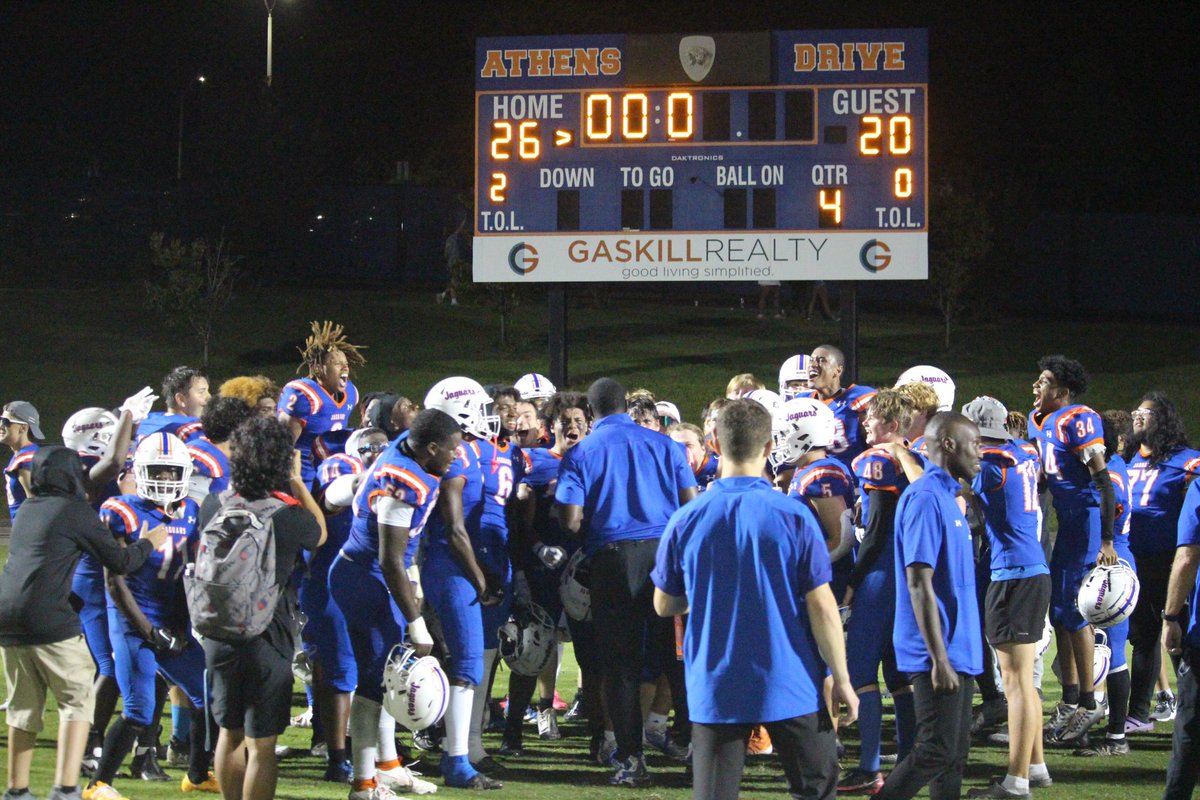 Friday Night Lights + Rodeo Out = Jags Win!  Final score 26-20.  Great game.  #gojags <a href="/athensjags/">Athens Athletics</a> <a href="/AthensDriveFB/">Athens Drive Football</a> <a href="/ADN_BlueCrew/">ADN Blue Crew</a> <a href="/HighSchoolOT/">HighSchoolOT</a>