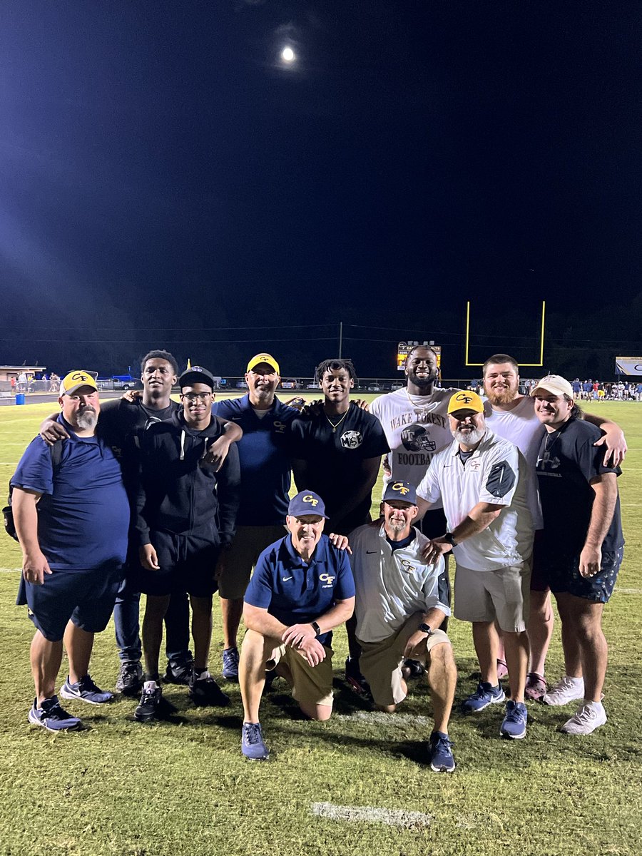 JakeThomas52's tweet photo. ⁦@cfhs_football⁩ colt pride ever stops! https://t.co/aGZPtIP0nu