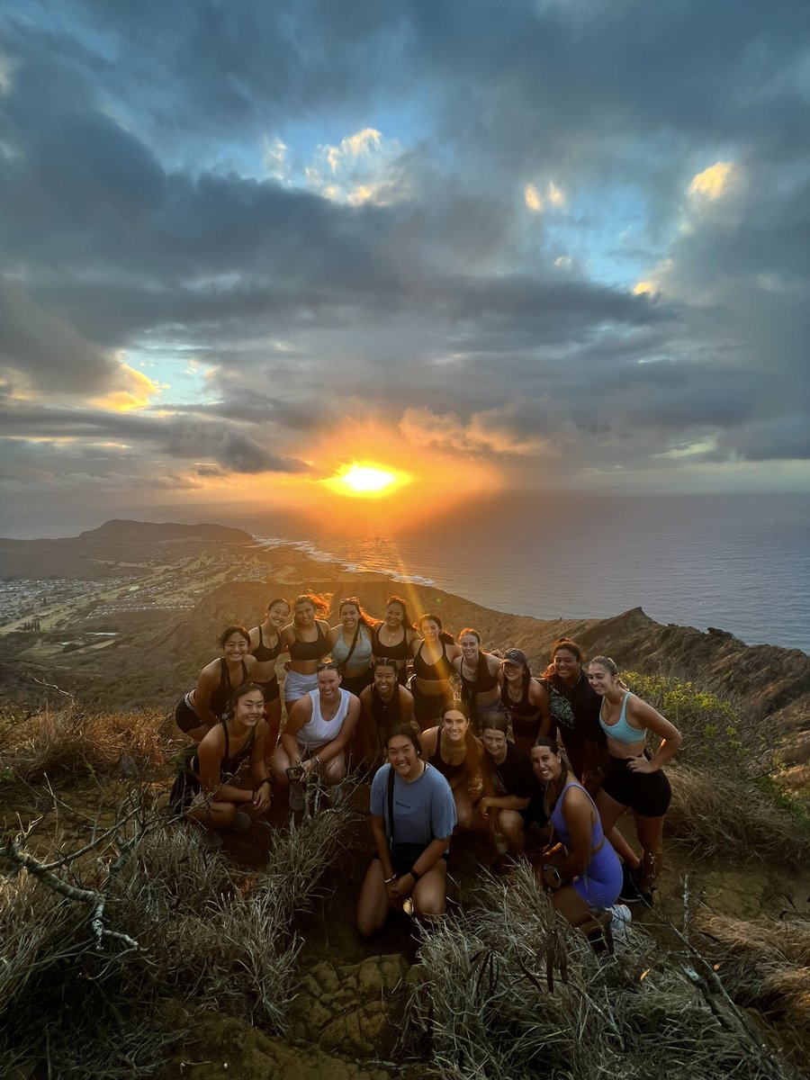 Aloha! Team Sunrise hike to the top of Koko Head. Here’s to a New Season and New Beginnings! Go Bows!