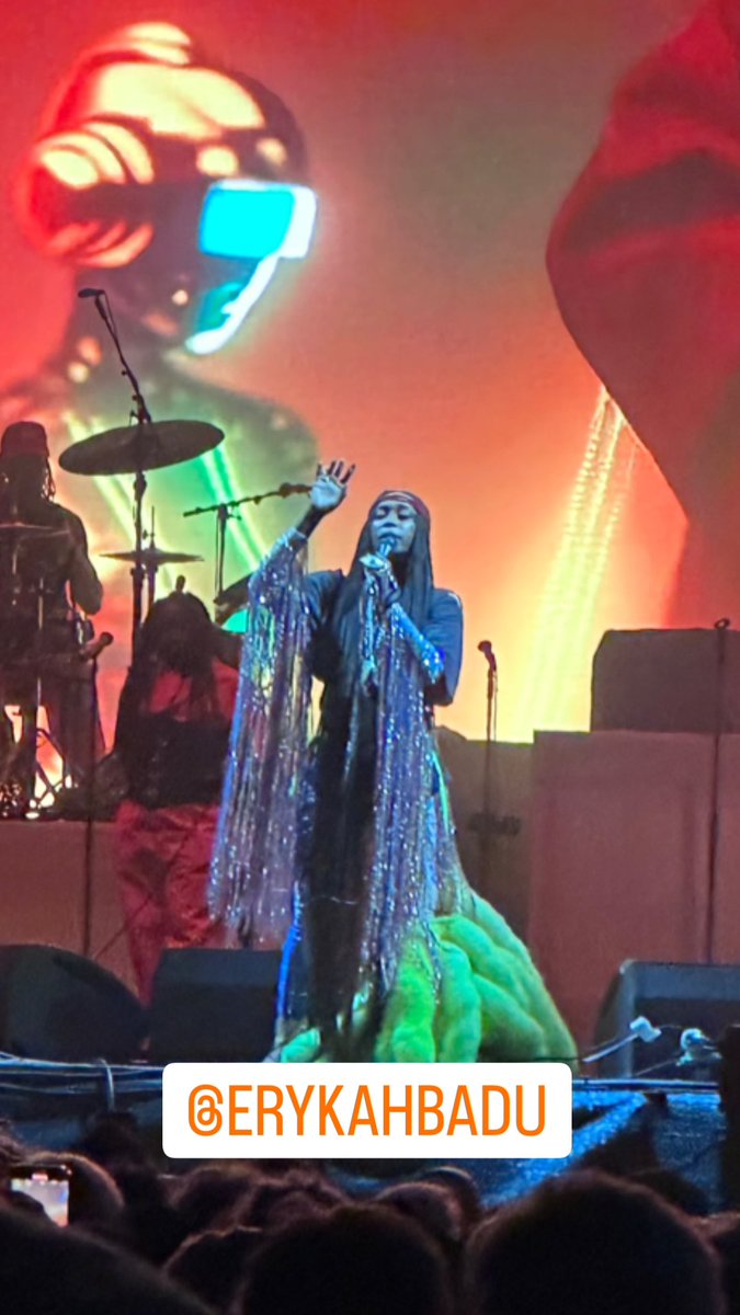 edusm's tweet photo. Unbelievable set by Erykah Badu https://t.co/JWH83s4lhF