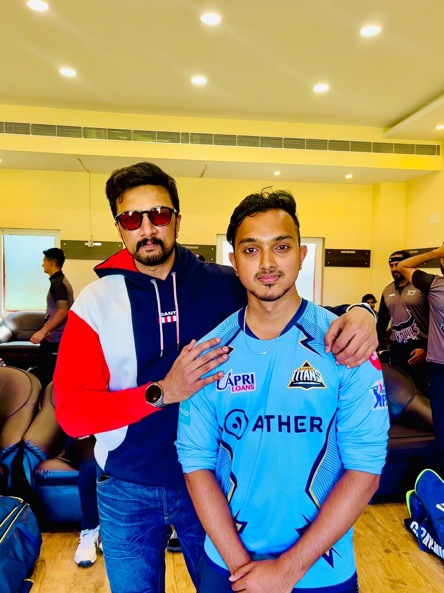 mahiikp28's tweet photo. Wishing you great health, prosperity and  lots of happiness. Many Happy Birthday Anna. All the best for your upcoming releases. Can’t wait to watch it. Love and light always. ♥️🤗✨@KicchaSudeep 

#kiccha #Sudeepians #KicchaSudeep #HappyBirthdayKicchaSudeep #kingkiccha https://t.co/VokmooPv0Z