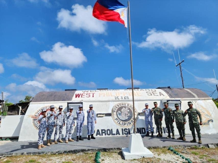 AaronMatthew_L's tweet photo. When most think of 🇵🇭 presence in the West Philippine Sea, it’s either BRP Sierra Madre’s post at Ayungin Shoal or Pag-asa Island. But we should also remember the countless other stations throughout the WPS such as:
-LMS Mantiloc
-Rizal Reef 
-Patag Island 
-Parola Island https://t.co/ocDIJ5xtVJ