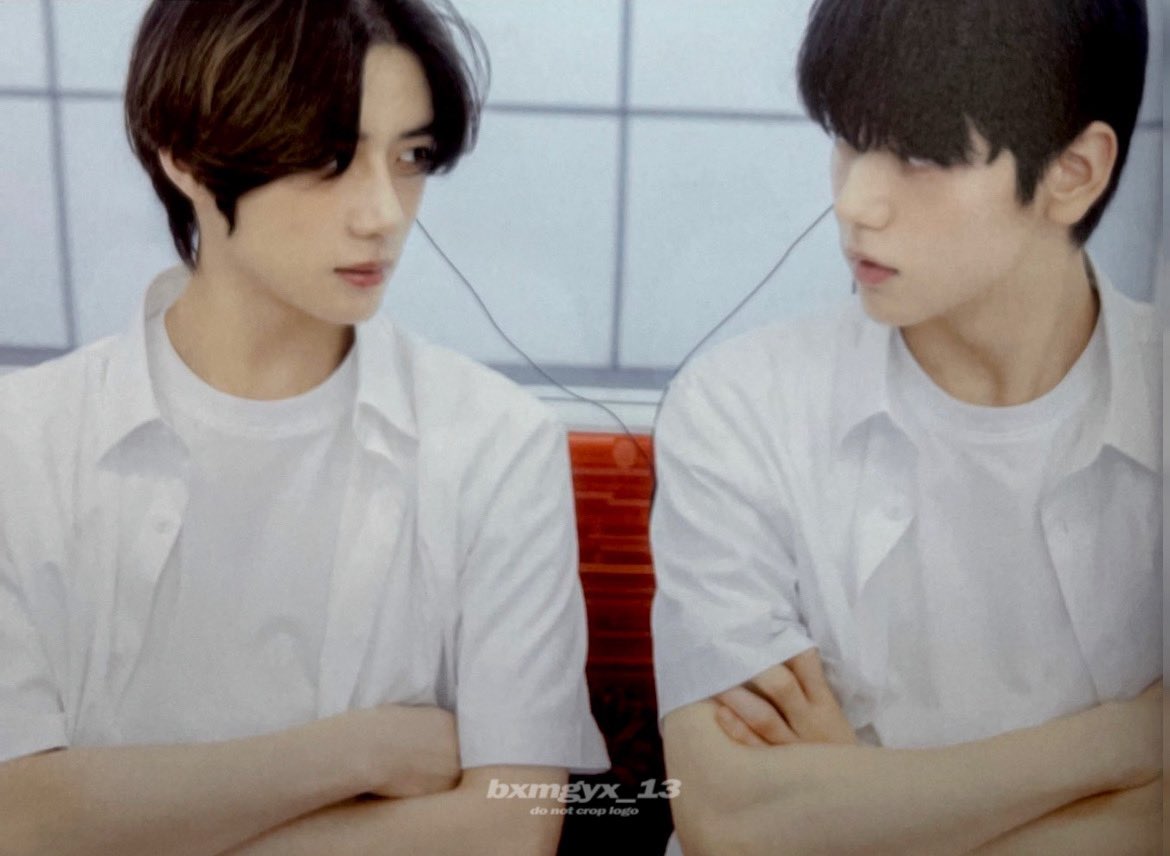 bxmgyx_13's tweet photo. SEASON OF TXT YOUTH postcard scan 단짝즈 ㅠㅠ #수빈 #SOOBIN #범규 #BEOMGYU https://t.co/Dj3t0LswZ7