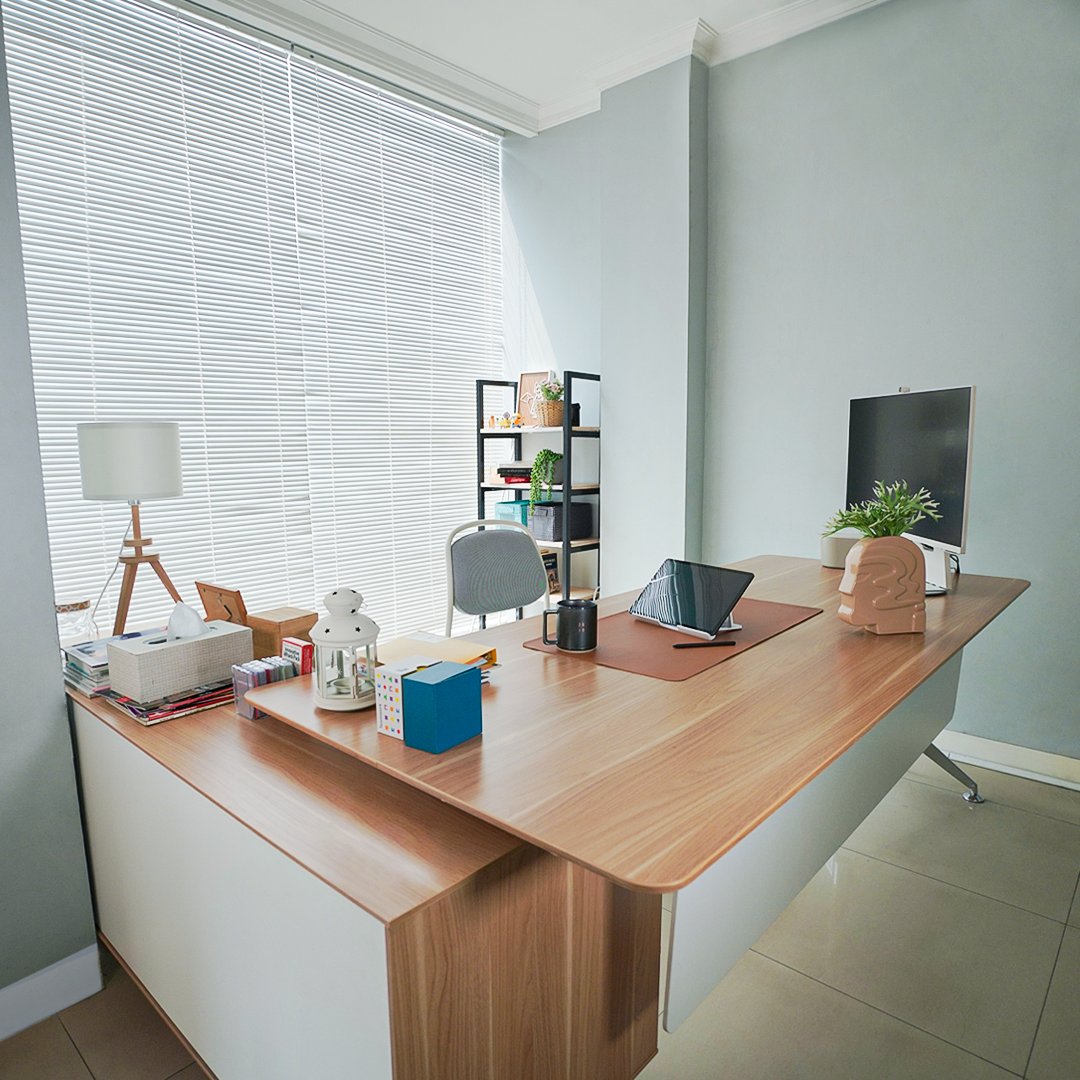 samsungID's tweet image. Ada yang sempat liat kalau Dian Sastro butuh make over workspace nya?

Yuk, share rekomendasi arsitek kamu! Komen di bawah dengan hashtag #ExpandWorkPlay 👇🏻

Pasti setuju kan, kalo kerja yang nyaman bisa dukung produktivitas? Apalagi kalo didukung dengan #GalaxyTabS9 Series! 🤩