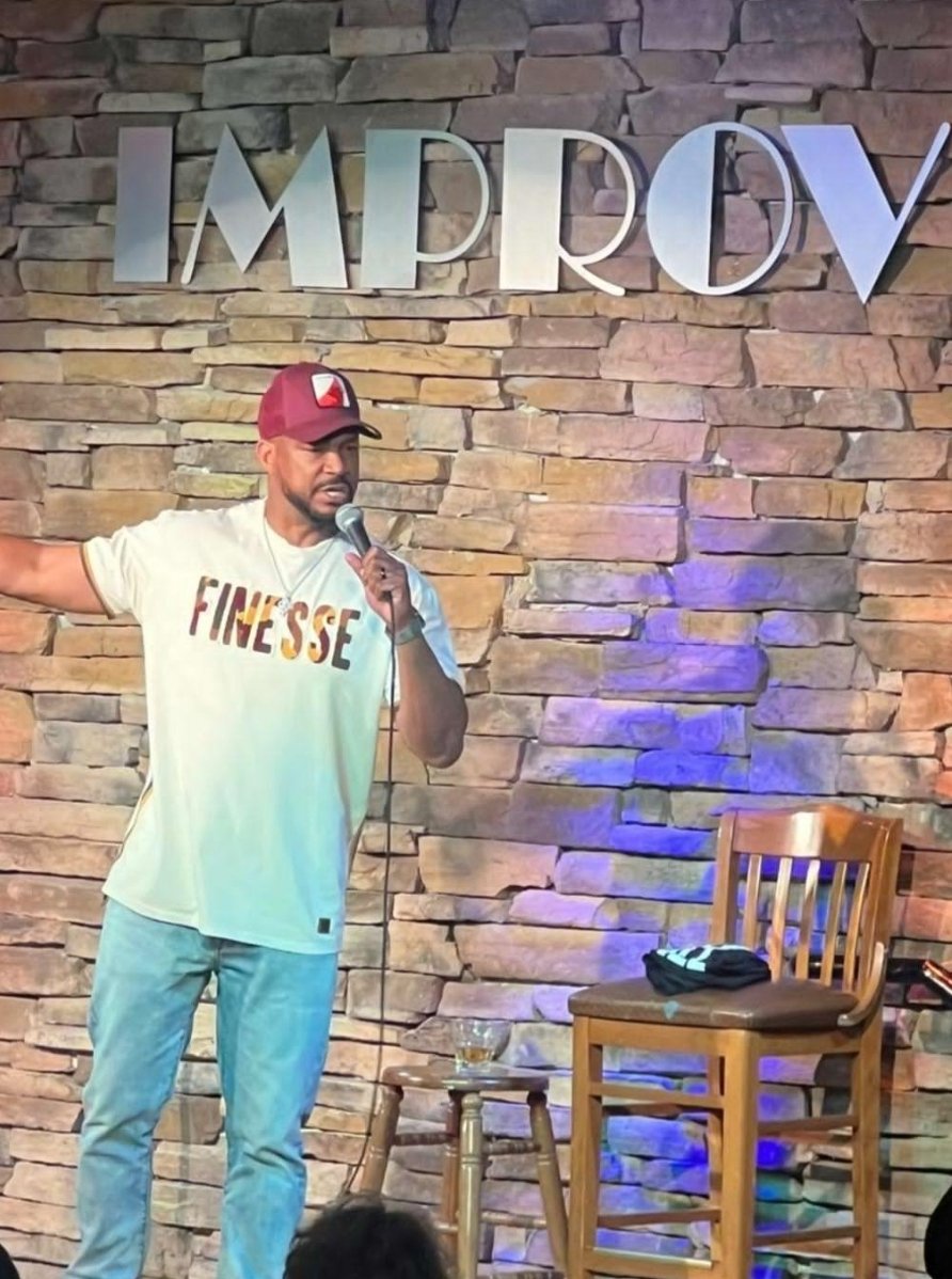 ImprovDenver's tweet photo. Kicking off our weekend with @Finessemitchell 2 more shows Saturday and 1 Sunday! 📸 @jacksonmcqueen Tickets at https://t.co/xlnVbDD0bO #denverimprov #labordayweekend #finessemitchell https://t.co/gphvZVYgq0