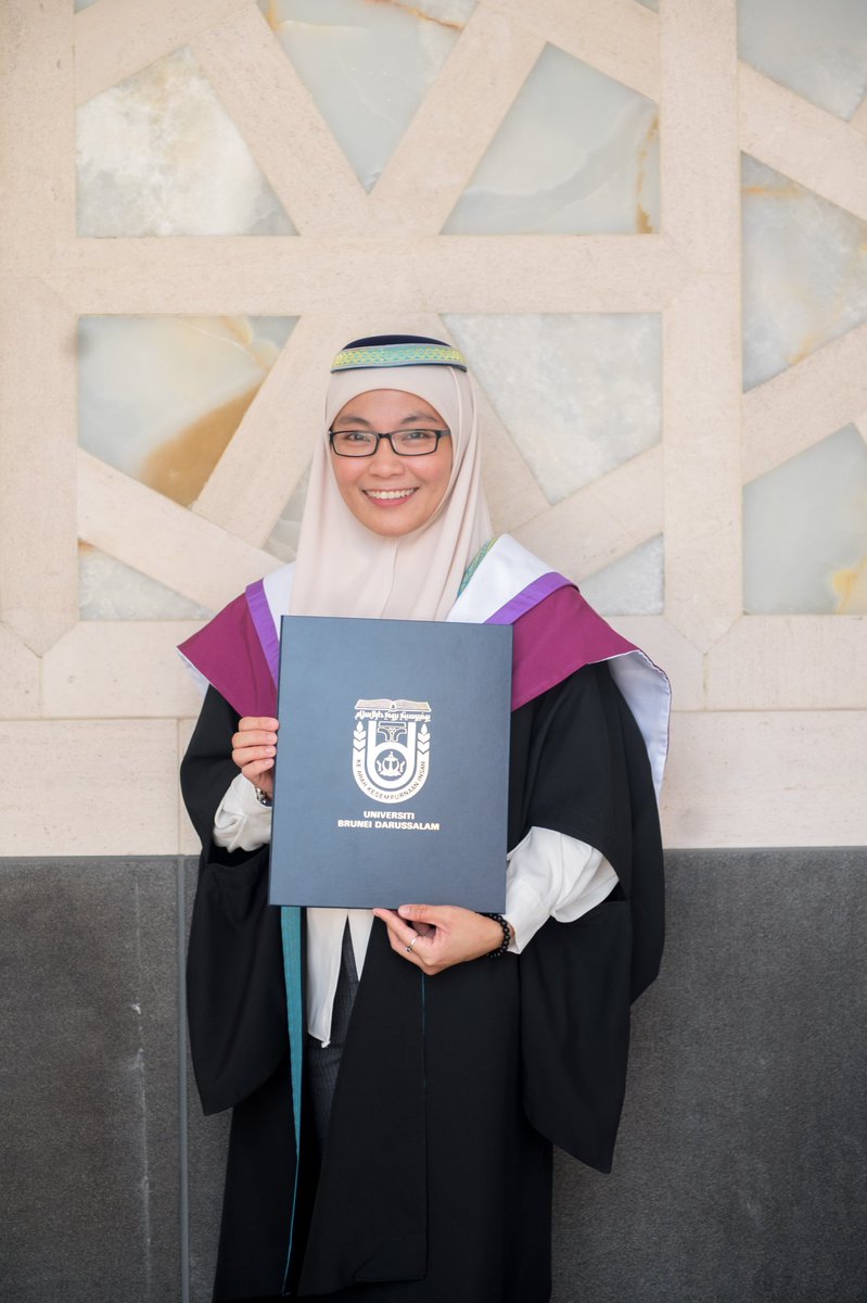 BelleHMI's tweet photo. الحمد لله وأشكر الله كثيرا على هذه حفلة التخرج 🎓❤️🤙🏻😎
 Thank you to myself for not giving up 8 months ago! Next is PhD, inshaAllah biiznillah 🤍 https://t.co/5xxWI4Me7A