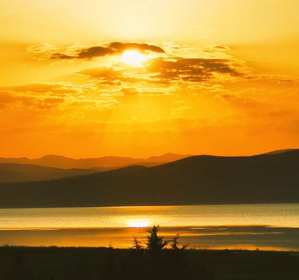 Günaydın. Aydınlık, sağlıklı mutlu huzurlu güzel bir hafta sonu diliyorum.
