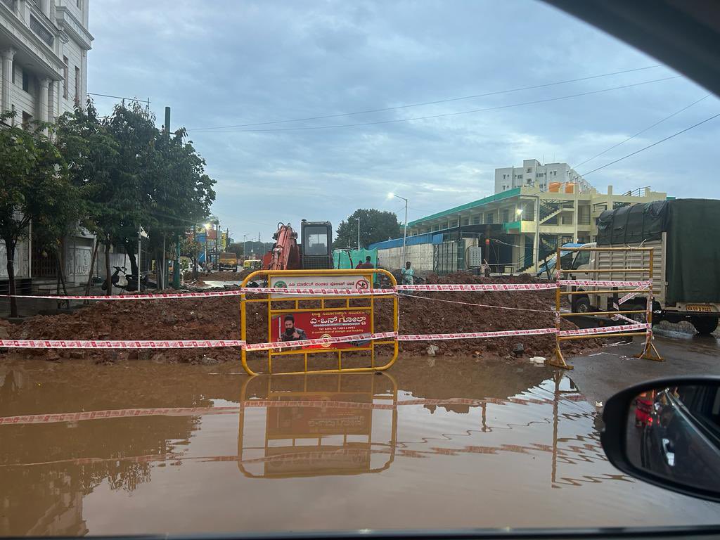 Road blocked and dug up  near ETA mall for sewage works …pl support and make the road open quickly as it is affecting children going to school ,laborers ,office workers and common man ..<a href="/dineshgrao/">Dinesh Gundu Rao/ದಿನೇಶ್ ಗುಂಡೂರಾವ್</a> @BBMPCOMM <a href="/BBMPSWMSplComm/">BBMP_SWM Cell</a> <a href="/BZZameerAhmedK/">B Z Zameer Ahmed Khan</a>