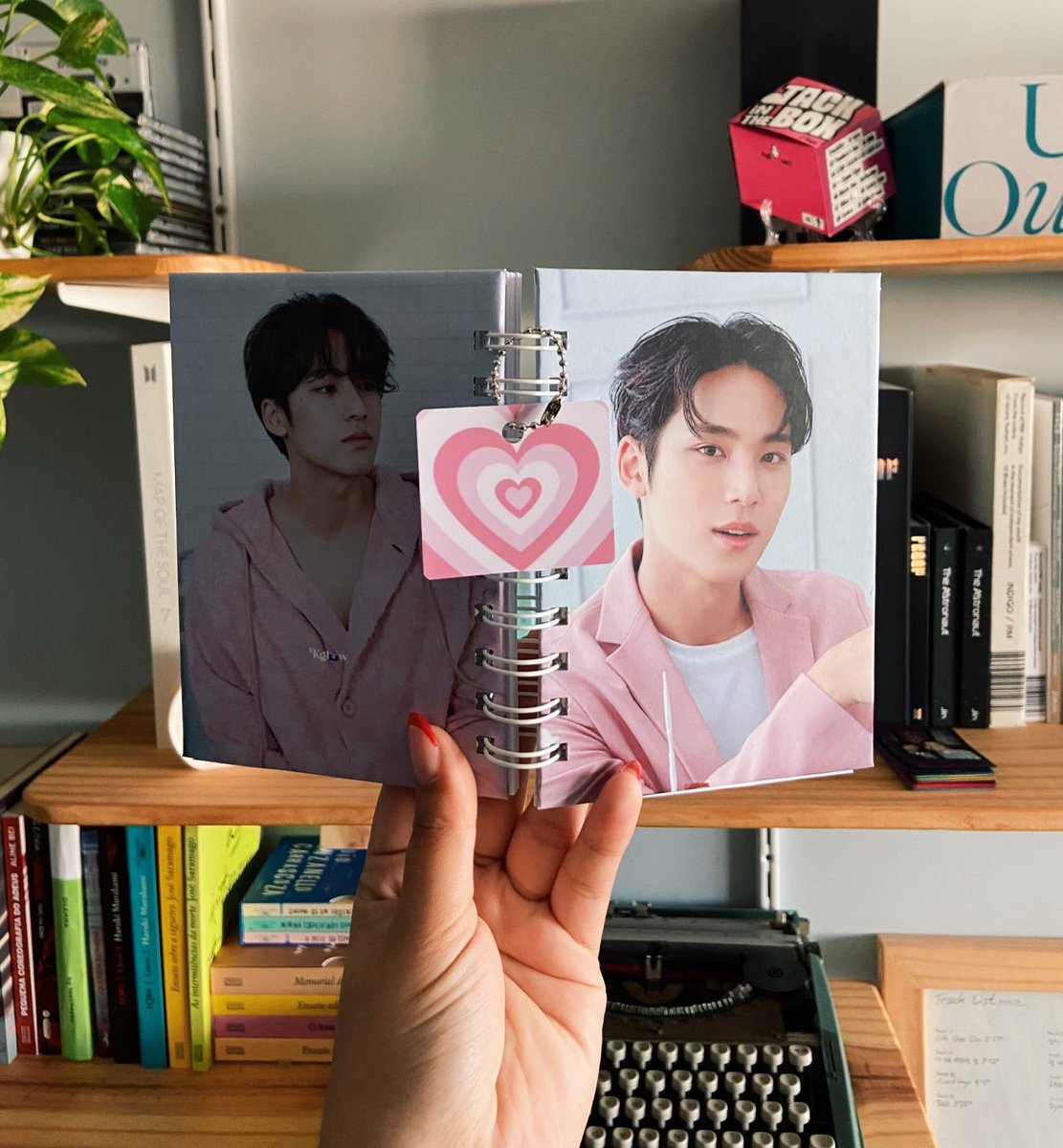 kglowstore's tweet photo. Mingyu 🎀 https://t.co/p5RwBt87lR