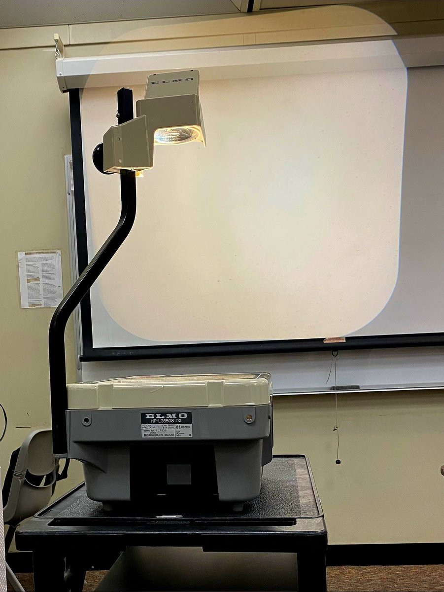 Devi_HQ's tweet photo. #SaturdayThrowback

This is an #OverHeadProjector #OHP 

It was considered a rather advanced piece of technology, used at schools during the 1980s.

Teachers wrote up notes on transparent film, saving them from writing on a chalkboard.

Remember? https://t.co/y7ocHJJnEz