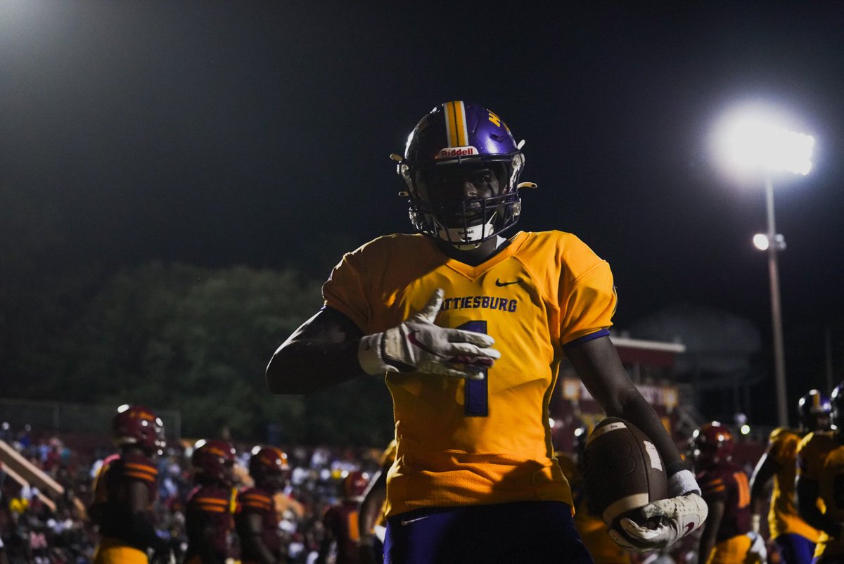 john__arender's tweet photo. The Lil’ Brown Jug is staying in Hattiesburg for another year! This is the first back to back Jug wins for Hattiesburg since 2017 and 2018. https://t.co/j3lV69nzlV
