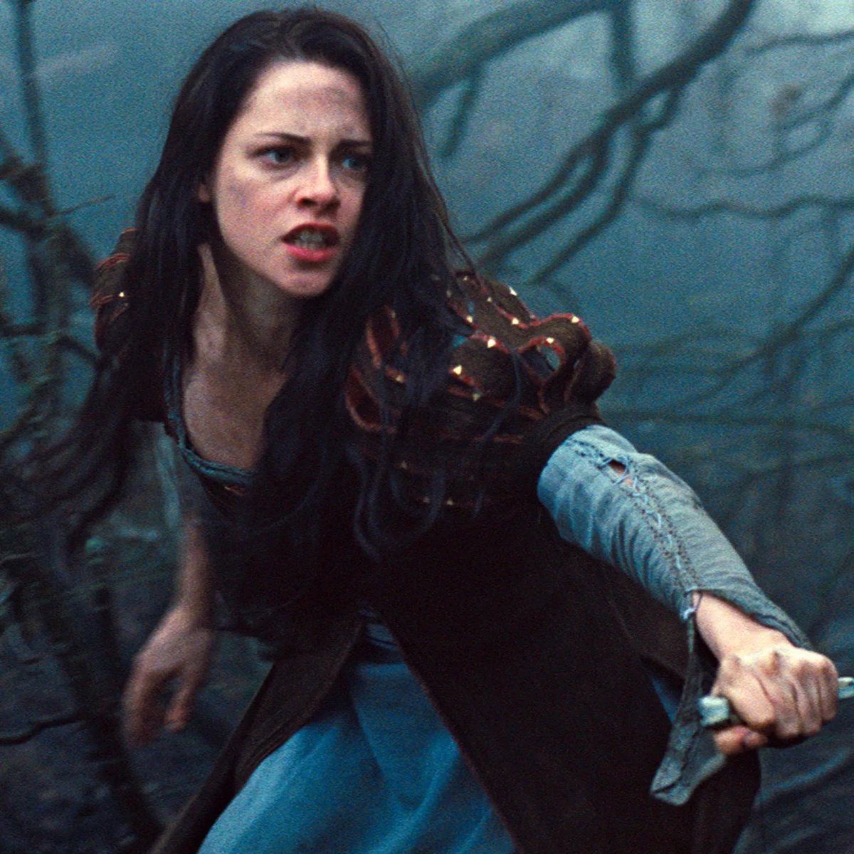 Jayonce_Inc's tweet image. Sorry Rachel Zegler, but Kristen Stewart is my Snow White