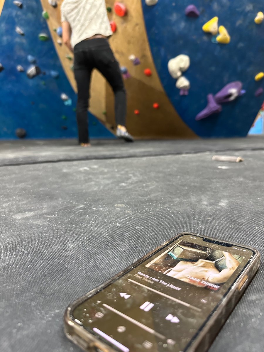 acast1987's tweet photo. @FreeThrowEmo essential at the climbing gym https://t.co/uMbZLgN21k