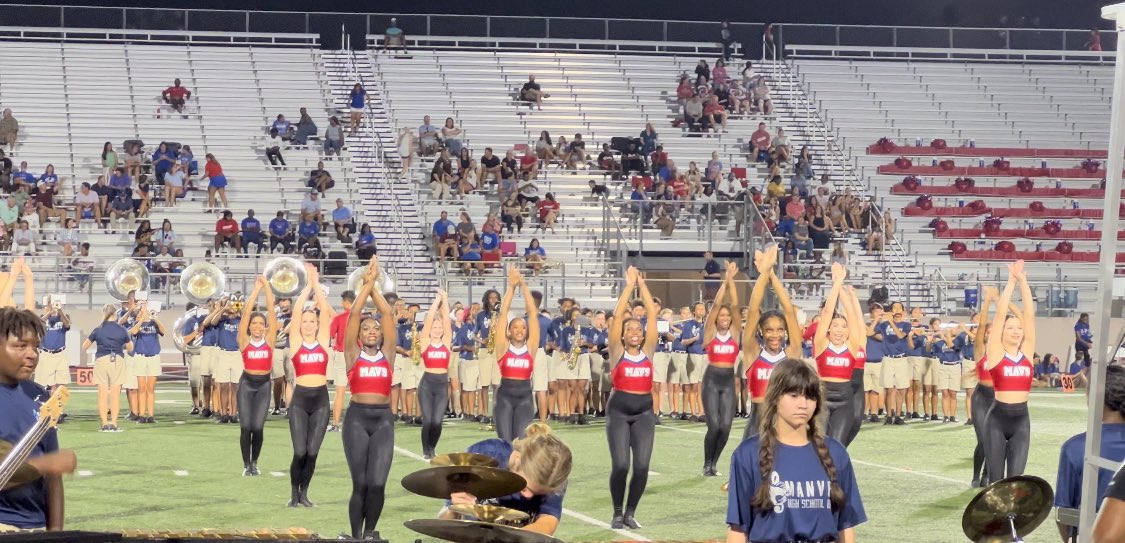 AISDFineArts's tweet photo. We loved the @MHSFineArtsDept half time performances by @ManvelMajestics , @manvelguard1 and @ManvelHSBand We see your hard work!! Thank you! @AlvinISD https://t.co/864YBBIqxg