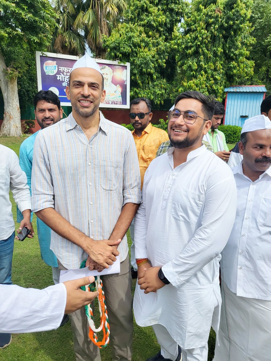 Vivek_Pandey22's tweet photo. With National incharge of the Indian Youth Congress @Allavaru sir https://t.co/MEoniJTCH1