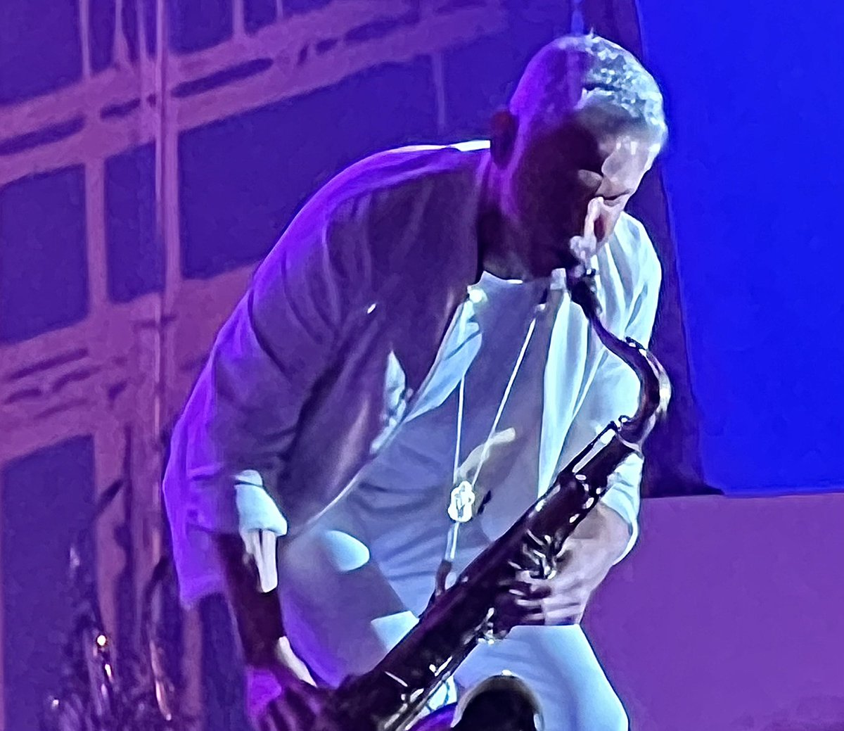 Cher_awo's tweet photo. Smooth Summer Jazz at The Hollywood Bowl was a blast 8/27/23! 🎶🎶🎶 @DaveKozMusic @ericdarius #jazz #smoothjazz #contemporaryjazz #davekoz #candydulfer #ericdarius #hollywoodbowl #jazzmusic #sax #saxophonists https://t.co/HEXHficHHk