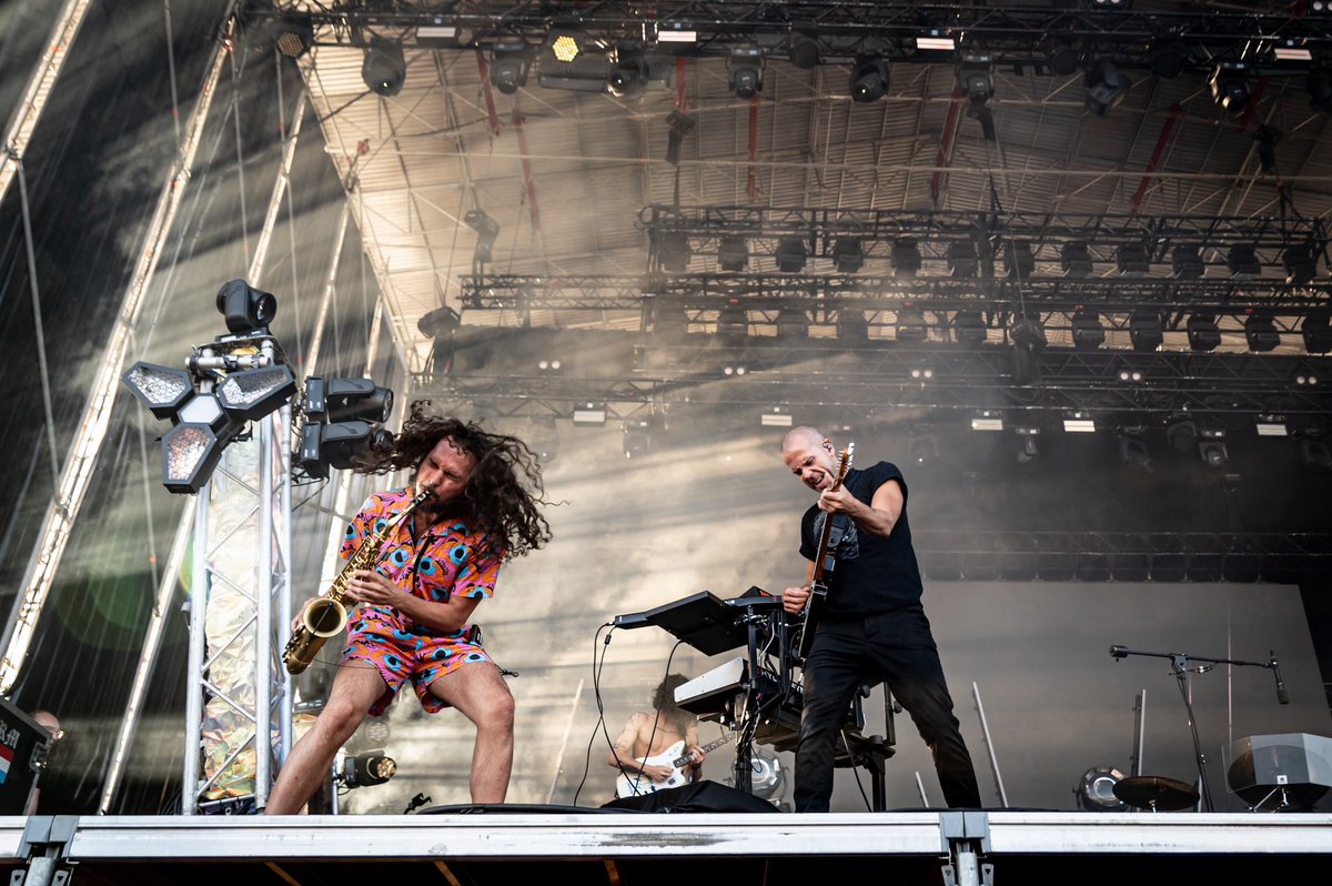 elenasphoto's tweet photo. obrigado, Lisbon #m83live https://t.co/8ILKmpCAVA