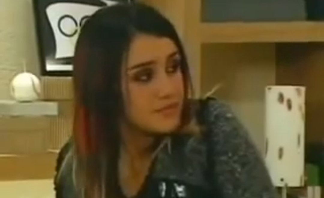 pardoraybr's tweet photo. - Josy
- obrigada que bom que você chegou vêm cá cadê a Lupi?
- tá legal então me ajuda a arrumar minhas coisas porfavor
@iJosyLujan
#Rebelde009 https://t.co/eVzzwiSfQd