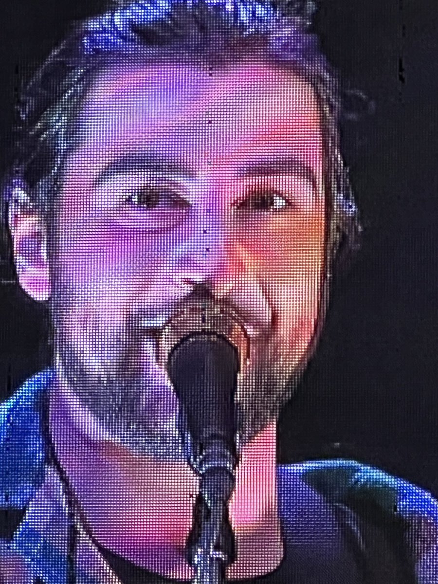 Mareena07's tweet photo. @NoahKahan  your eyebrows were on fleek tonight 🤨 https://t.co/QBjyYxGbZL