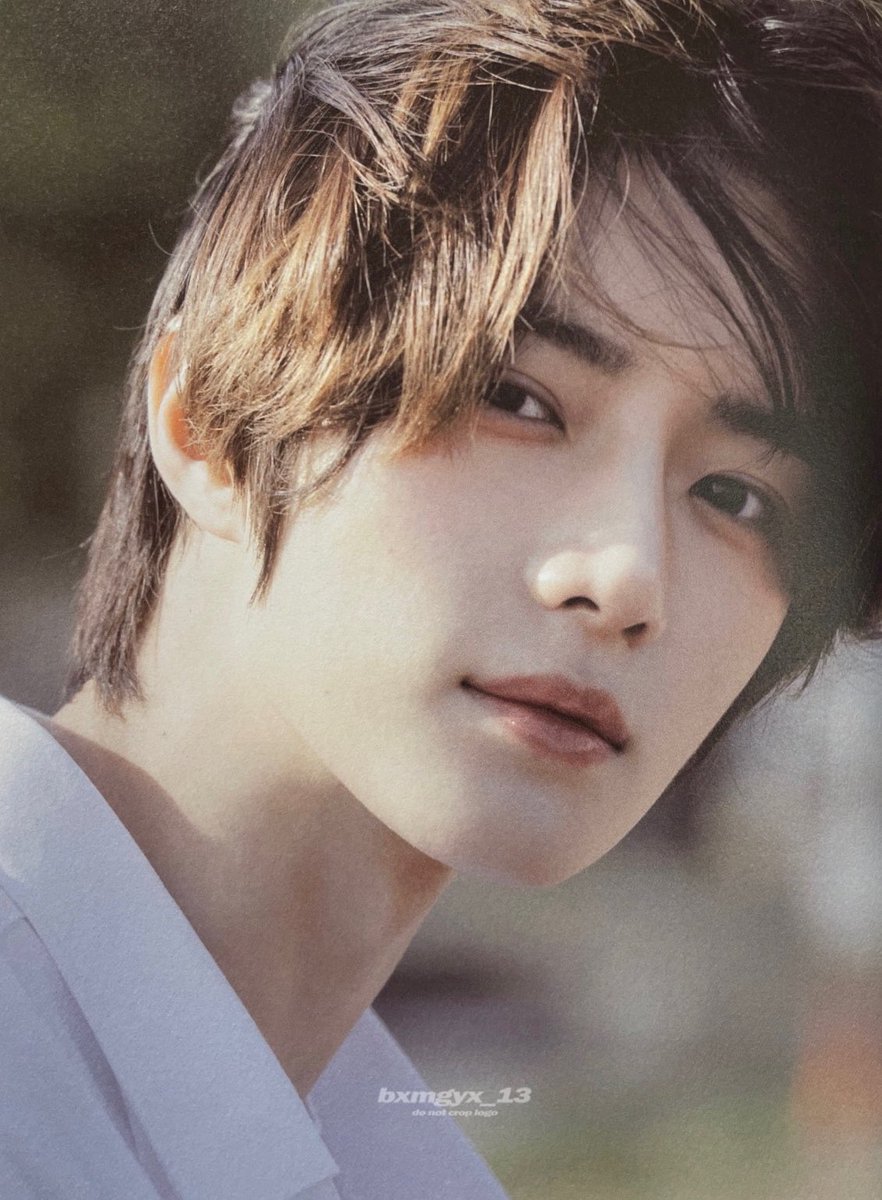 inhalingtxt's tweet photo. looking at beomgyu feels like falling in love w him all over again https://t.co/pKWwcaeDYT