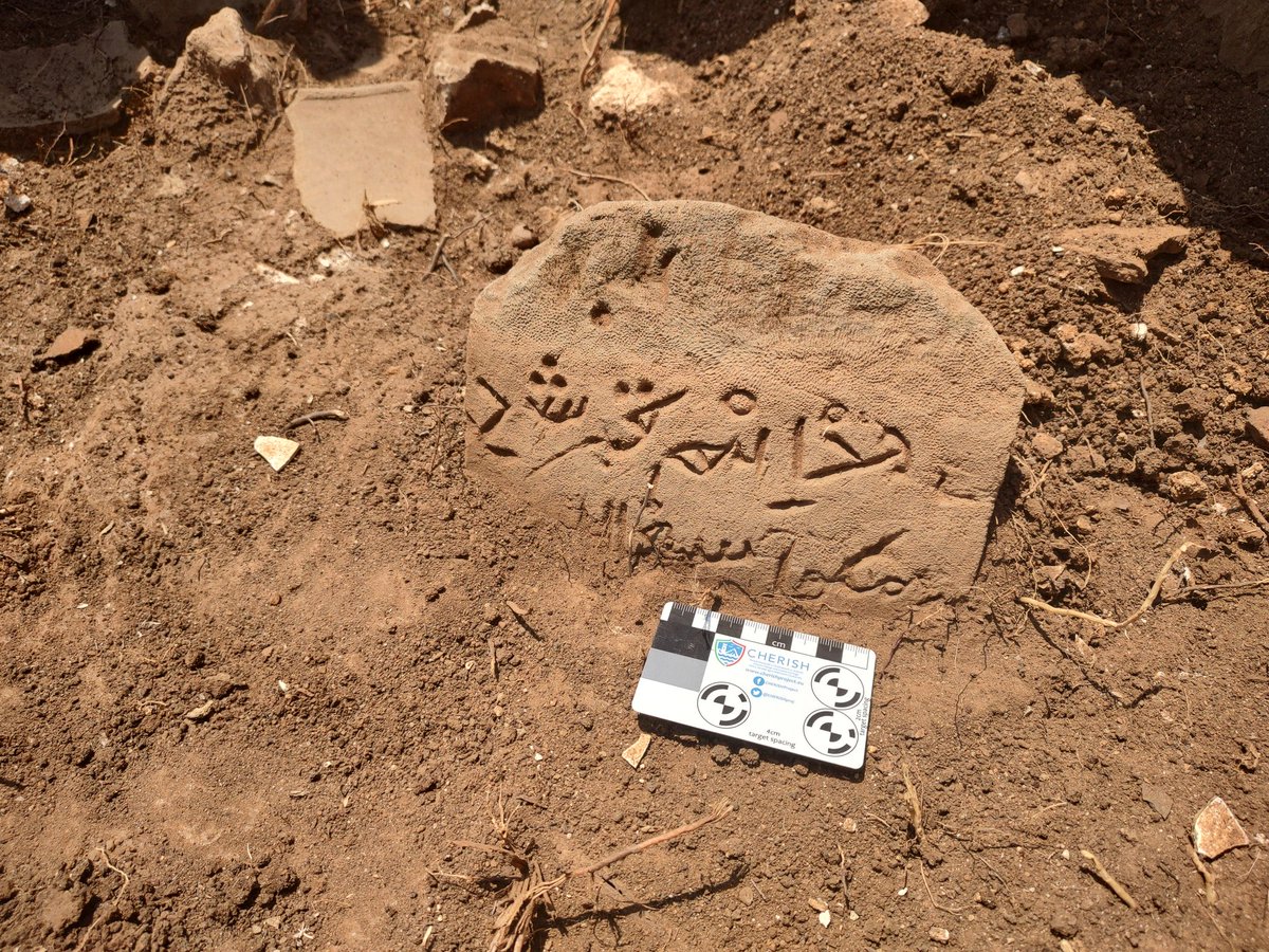 Cleared the bush where stone and pottery was found during Winde area survey of Wami delta and excavation started to reveal this Arabic gravestone. Hope we get a date inscribed as we dig deeper @IchumbakiE @UdsmOfficial @urithiwetutz