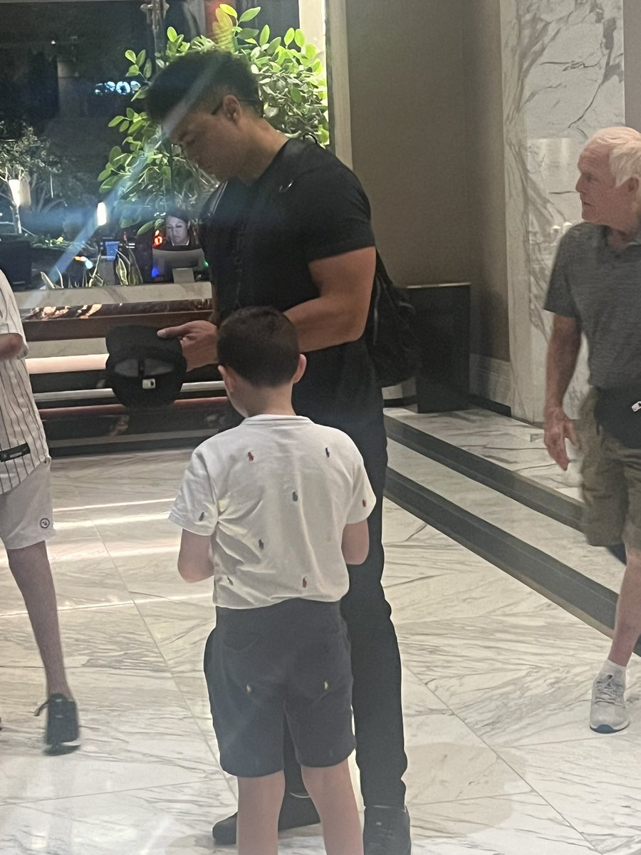 Mike Donohue (@mikedonohue88) on Twitter photo And Iโve been known to shit on <a href="/Giancarlo818/">Giancarlo Stanton</a> from time to time but talk about class stopped signed the hat took a picture without hesitation And Iโve been known to shit on <a href="/Giancarlo818/">Giancarlo Stanton</a> from time to time but talk about class stopped signed the hat took a picture without hesitation