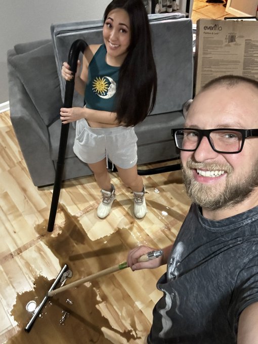 Fuck the rain. This shouldn&rsquo;t be possible in Las Vegas. https://t.co/AzbcB5uyDJ