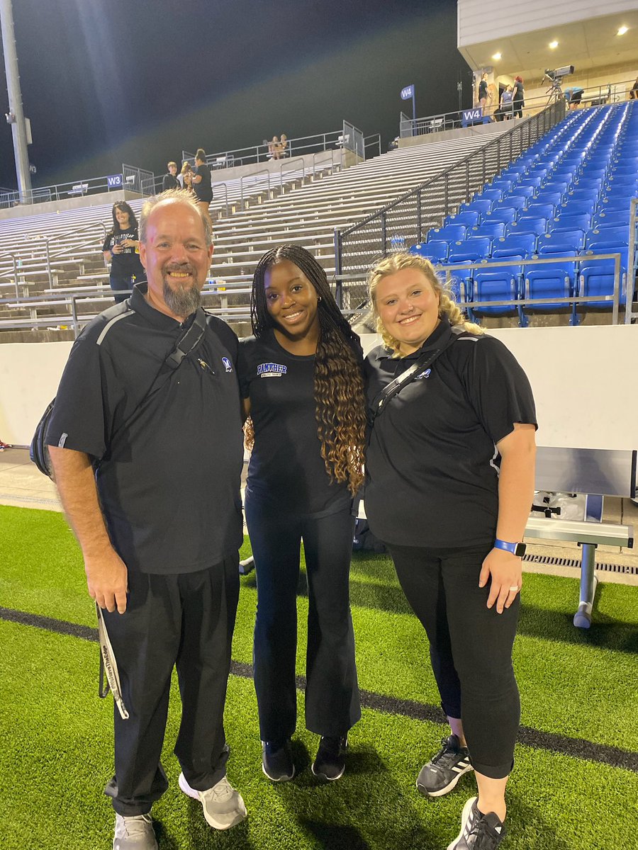 MidlothianHS_AT's tweet photo. Senior night 2023! Ⓜ️💙🏈🐾 #GoPanthers #Midlo https://t.co/fNNtfOL3nx