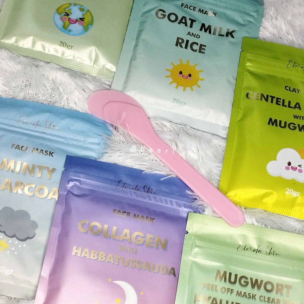 beerl_'s tweet photo. HOLLAA GUYSS!! aku mau ngeracunin kalian sama masker organik Brand Local, BPOM &amp; Harga Affordable!😍😋. Buat kalian yang suka bgt maskeran kayak aku, worth to try guyss!

︶꒦꒷ 𝐄𝐥𝐦𝐨𝐥𝐚 𝐒𝐤𝐢𝐧 𝐅𝐚𝐜𝐞 𝐌𝐚𝐬𝐤 by @ElmolaSkin 💆🏻꒷꒦︶

#reviewbeerl_ #racunbeerl
—a thread⤵️ https://t.co/71mLjzfj2W