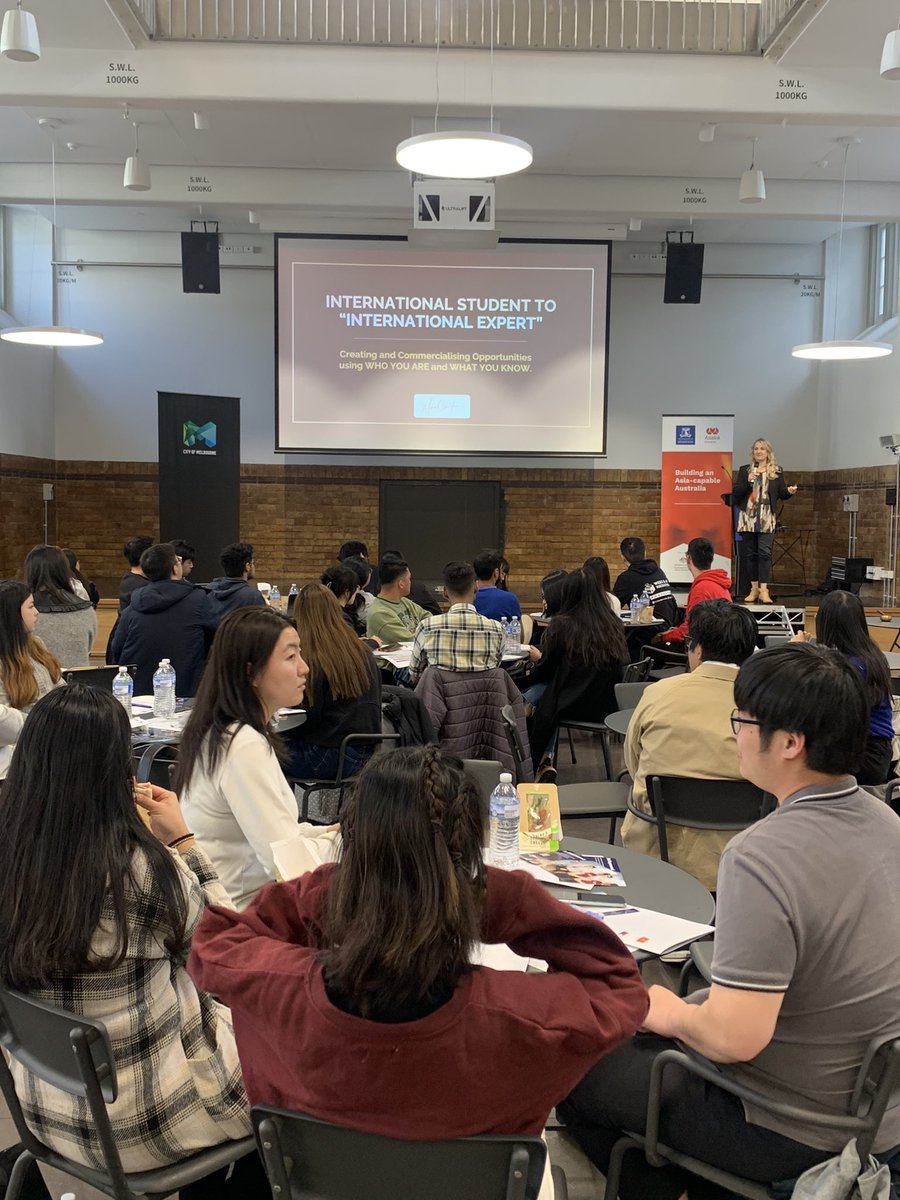 garyleecious's tweet photo. An inspiring welcome from our guest speakers from @studymelbourne @cityofmelbourne and @asiacapable at the ‘international student to international student advisor’ program. We value our international students and all that they have to share and contribute. #StudentCity https://t.co/aaGQM8681E