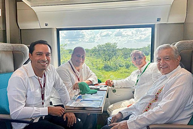 ZuritaCarpio's tweet photo. ¿Dónde quedó el @EnriqueAlfaroR que acusaba de que todo lo malo que le pasaba venía de los sótanos de Palacio y que se quería separar de la Federación??