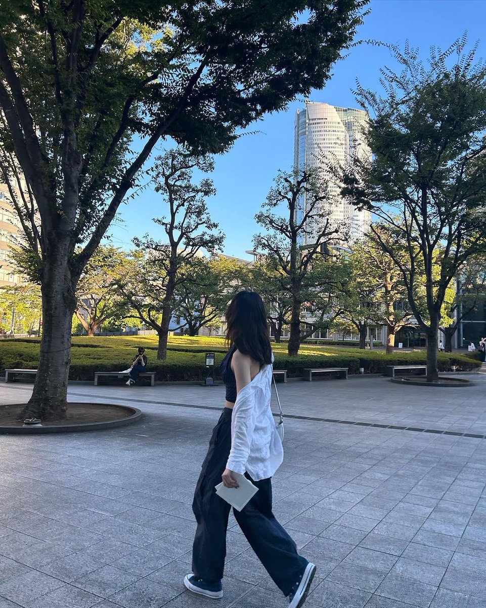 sserapics's tweet image. the girlfriend pov