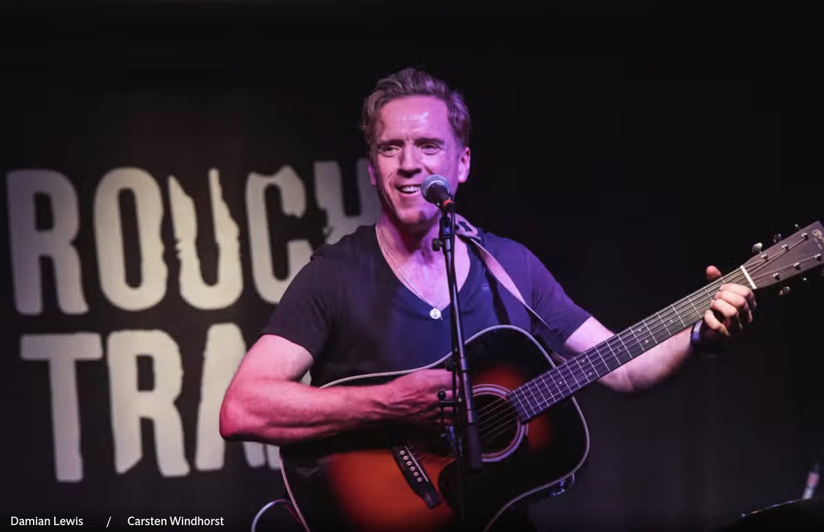FanFunDamian's tweet photo. Damian Lewis was Daz Hale's guest yesterday on BBC Radio WM talking about his music, upcoming UK tour and much more! Find excerpts and listen here: https://t.co/Spwjq36jfE #DamianLewis #DamianLewisMusic #DamianLewisUKTour #BBCRadio #BBCRadioWM #BBCSounds https://t.co/09dt6ZdLlF