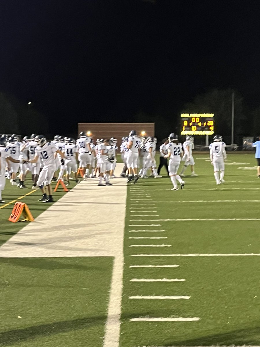Skyhawks win 28-8 vs Sahuarita!! Let’s Go Skyhawks! #takeflightdv <a href="/DrFinchDVUSD/">Curt Finch, PhD</a> <a href="/DvusdA/">DVUSDAthletics</a> <a href="/DVHSSkyhawks/">Deer Valley Skyhawks</a>