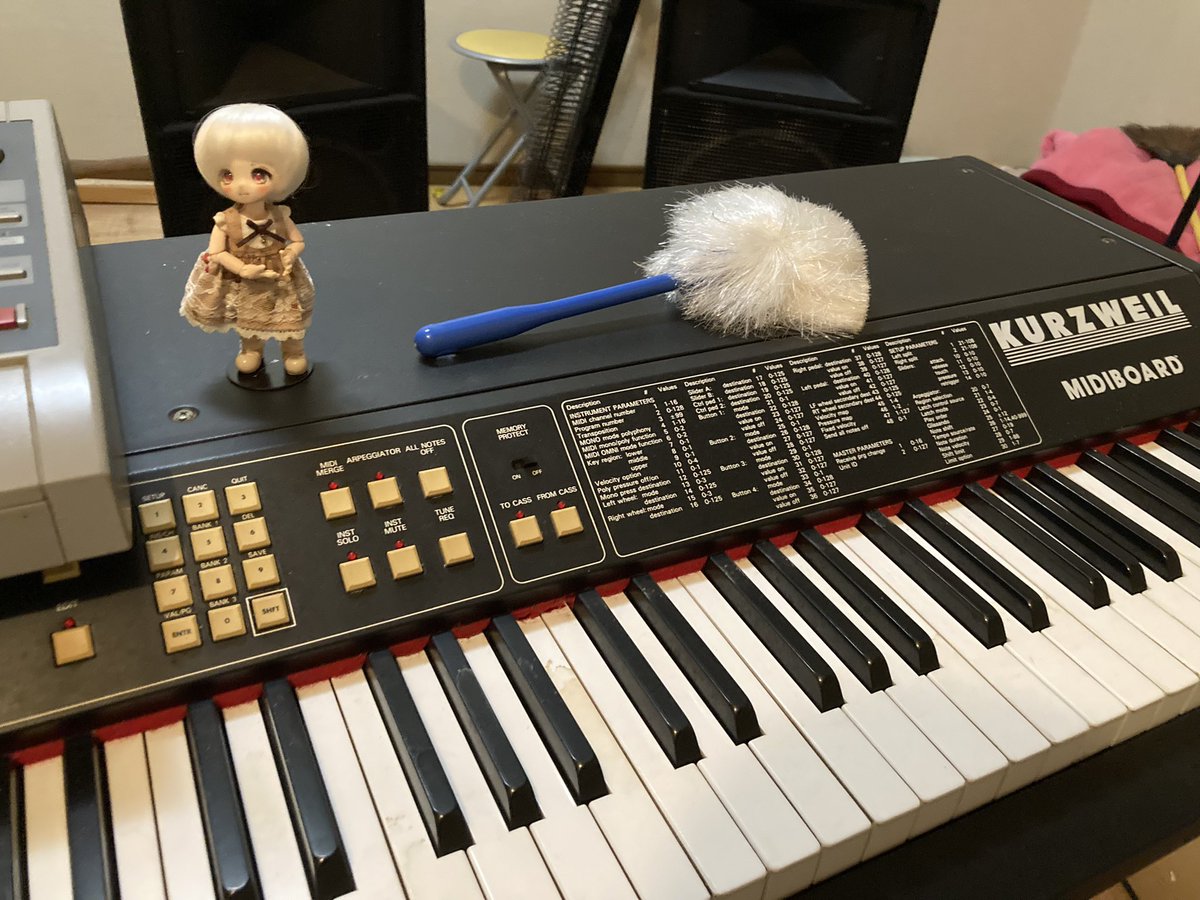 kuronekoCirno's tweet photo. K250といいたいところだが
MIDIBOARD だよ
K250の音源部分を取り除いたのがコヤツだった
と思う
コヤツとVISIONまたはcuebaseVST4の組み合わせで使用してたな
音源は大抵01/W
じいちゃんKORG派なんだよ
#KURZWEIL
#カーツウェル #MIDIBOARD
#KORG
#あまむす https://t.co/fGhVstm9xB