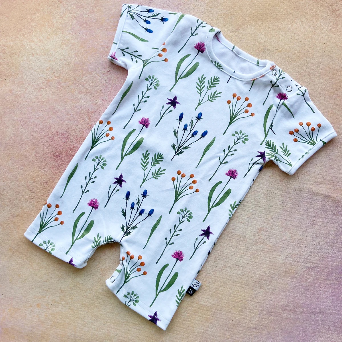 bumpadum's tweet photo. Keep your little ones comfy &amp; cute with Bumpadum's Organic Cotton Rompers! 💖 

Super soft, easy diaper changes, and adorable prints make them perfect. 🍼 

Get one for your bub now and enjoy parenting in comfort! 😊 

#Parenting #BabyFashion #OrganicCotton #BumpadumLove" https://t.co/mILTp8l4Jk
