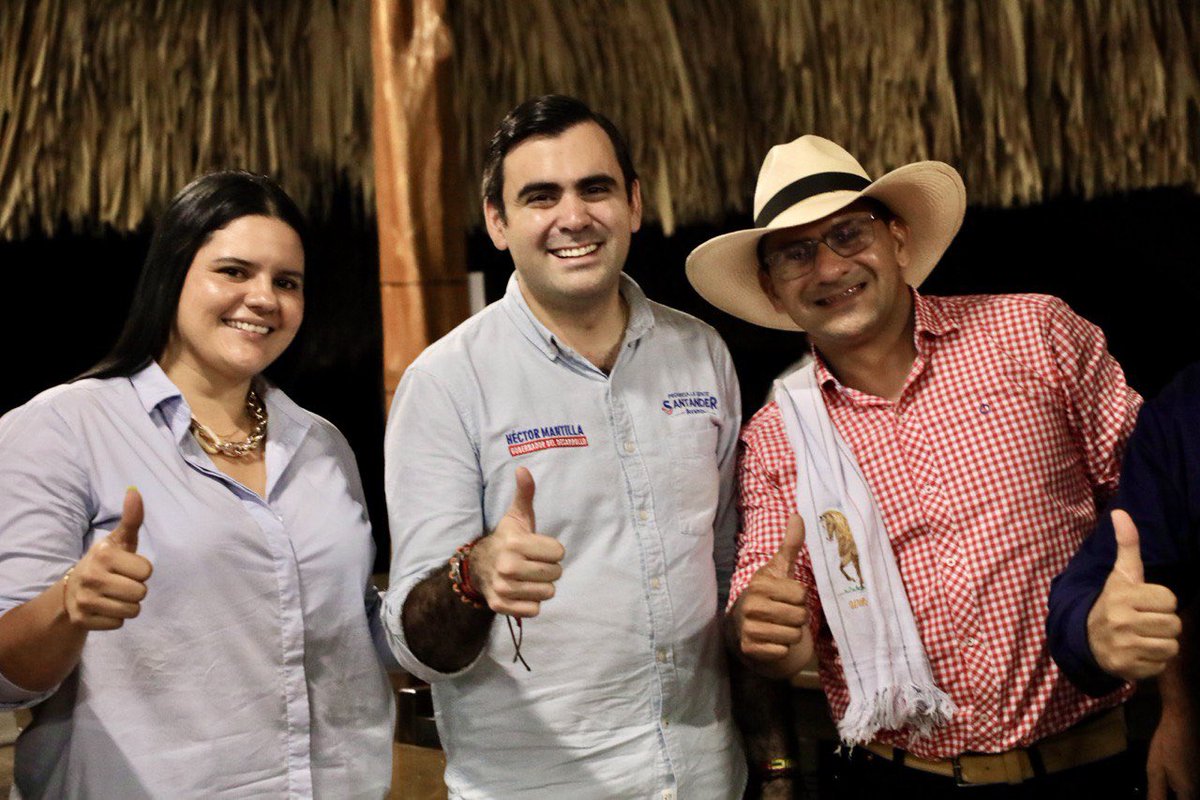 HectorGMantilla's tweet photo. En San Vicente de Chucurí, junto a líderes políticos comprometidos con nuestro Santander Productivo. Mi visión es clara: impulsar el desarrollo y el emprendimiento del cacao en nuestra región. Queremos fortalecer esta industria, brindando apoyo a nuestros agricultores. https://t.co/QXiOGKpKo4