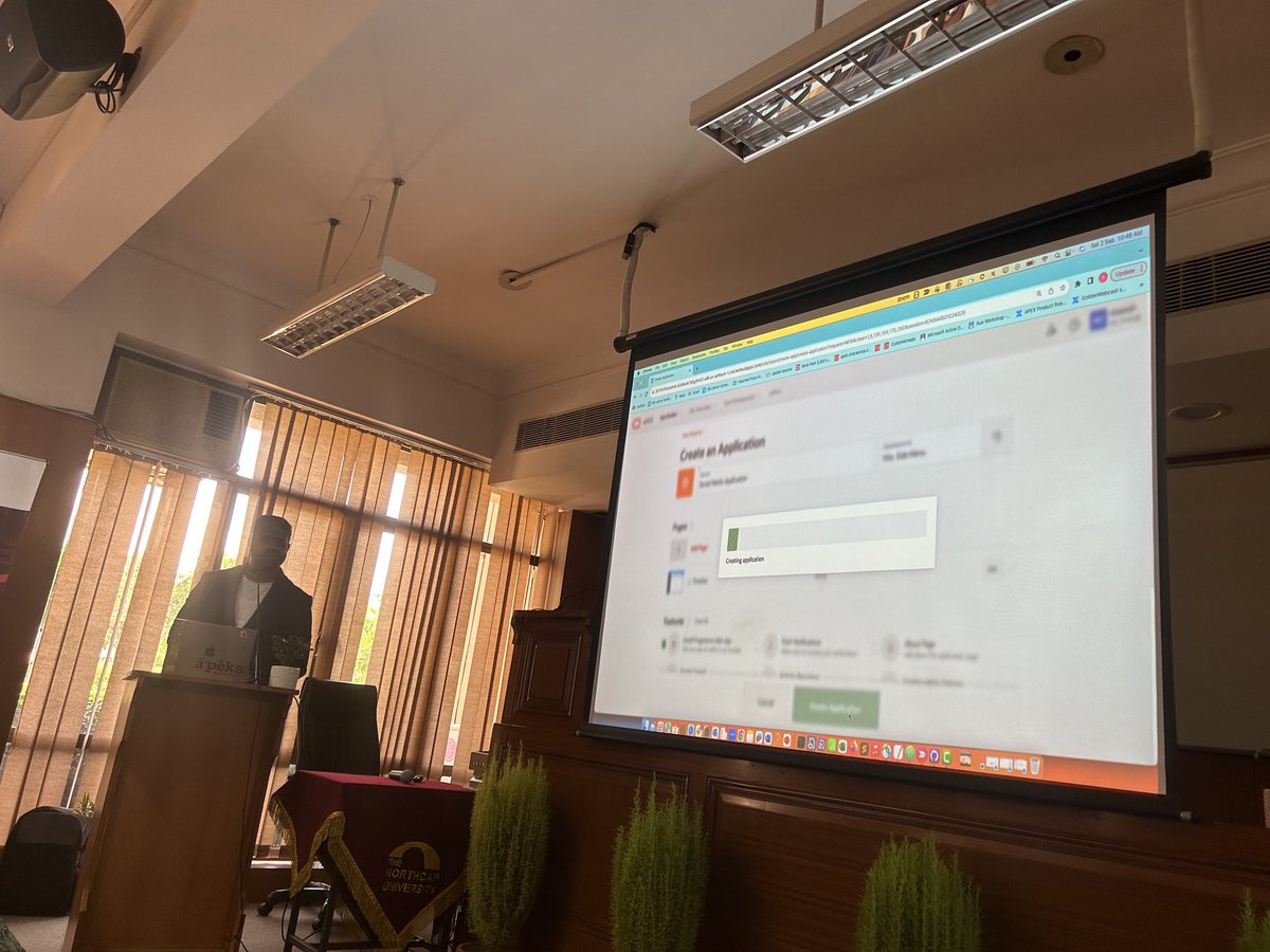 chaitanya_in's tweet photo. ⁦@Roopesh_Thokala⁩ showing how to build a social media app using #orclAPEX in 30 mins!

#oracle #lowcode #APEXUtsav2023 #Gurugram @inoaug⁩ #orclAPEXJAPAC https://t.co/du7gYqop2k