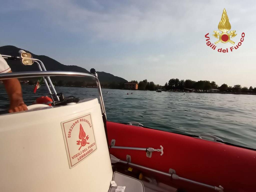 zazoomblog's tweet image. Lovere 20enne si tuffa nel lago e non riemerge: ricerche in corso - #Lovere #20enne #tuffa #riemerge: zazoom.it/2023-09-02/lov…